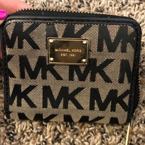 Michael kors wallet